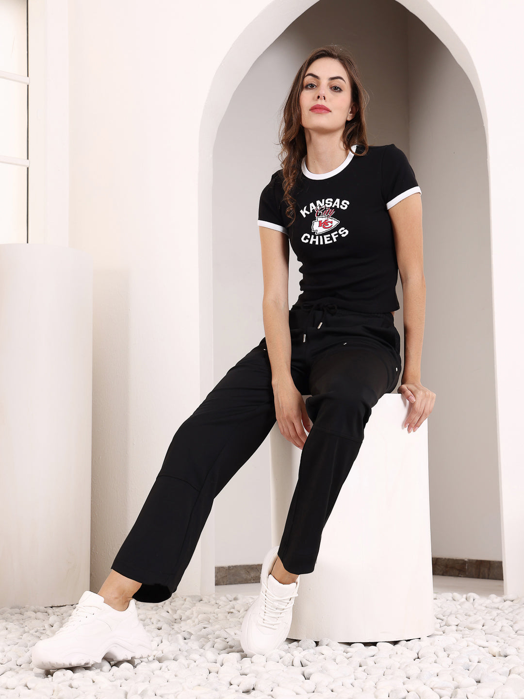 Black Rivet Straight Tracks