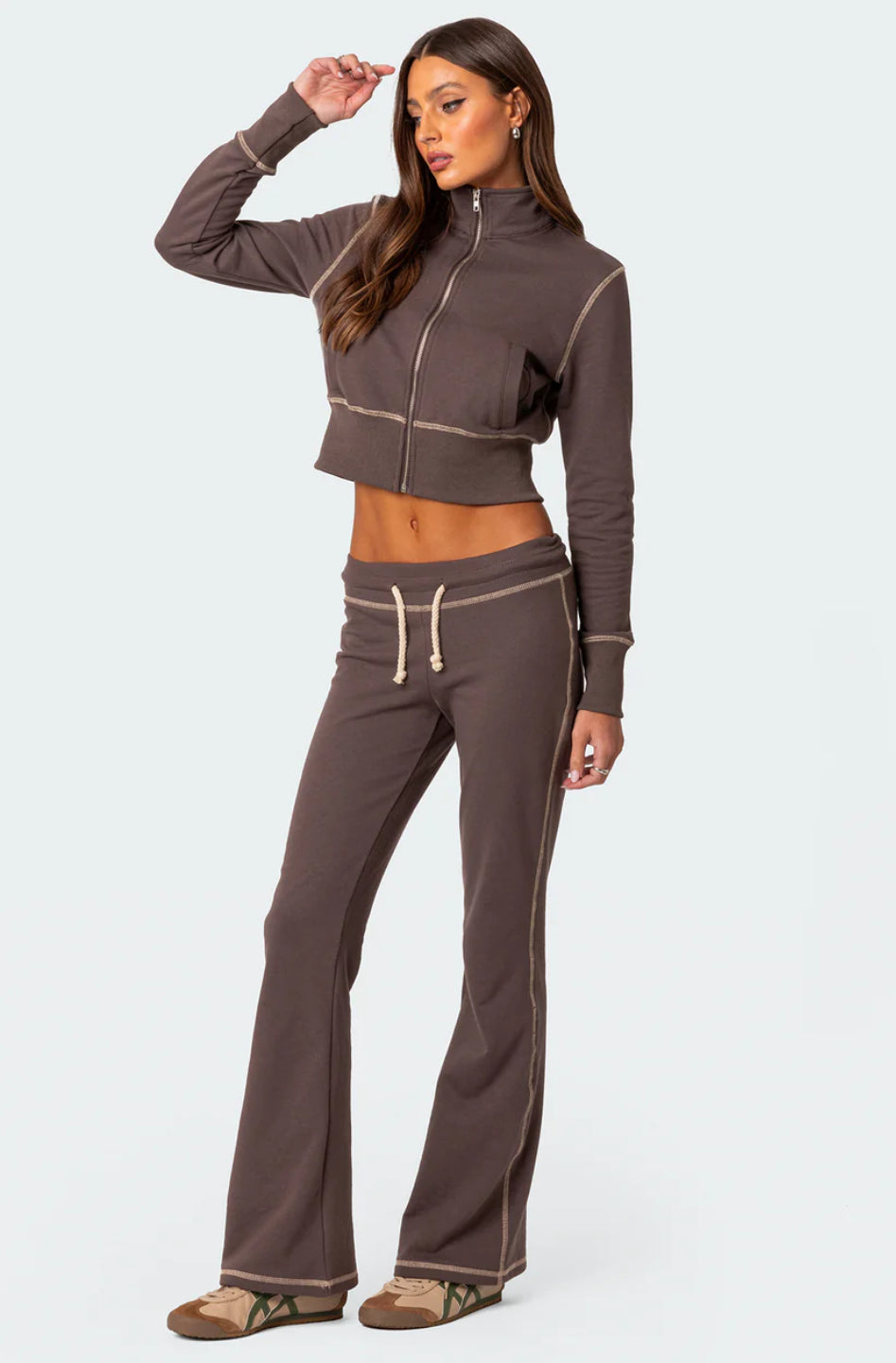 brown fleece club tracksuit, consisting of long-sleeved top and pants