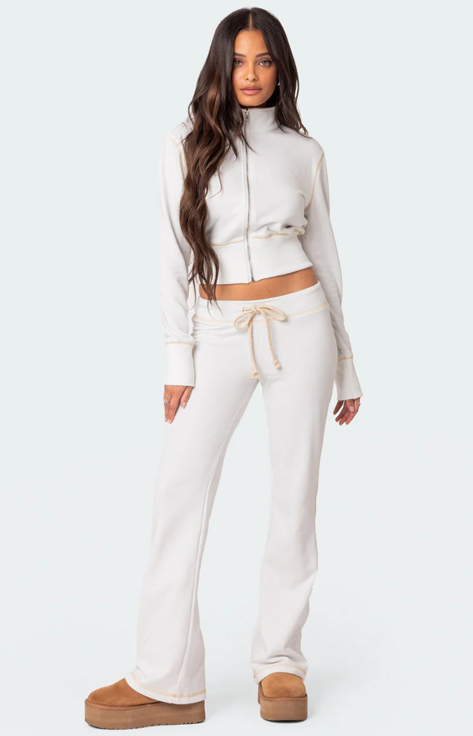 White fleece club tracksuit, consisting of long-sleeved top and pants