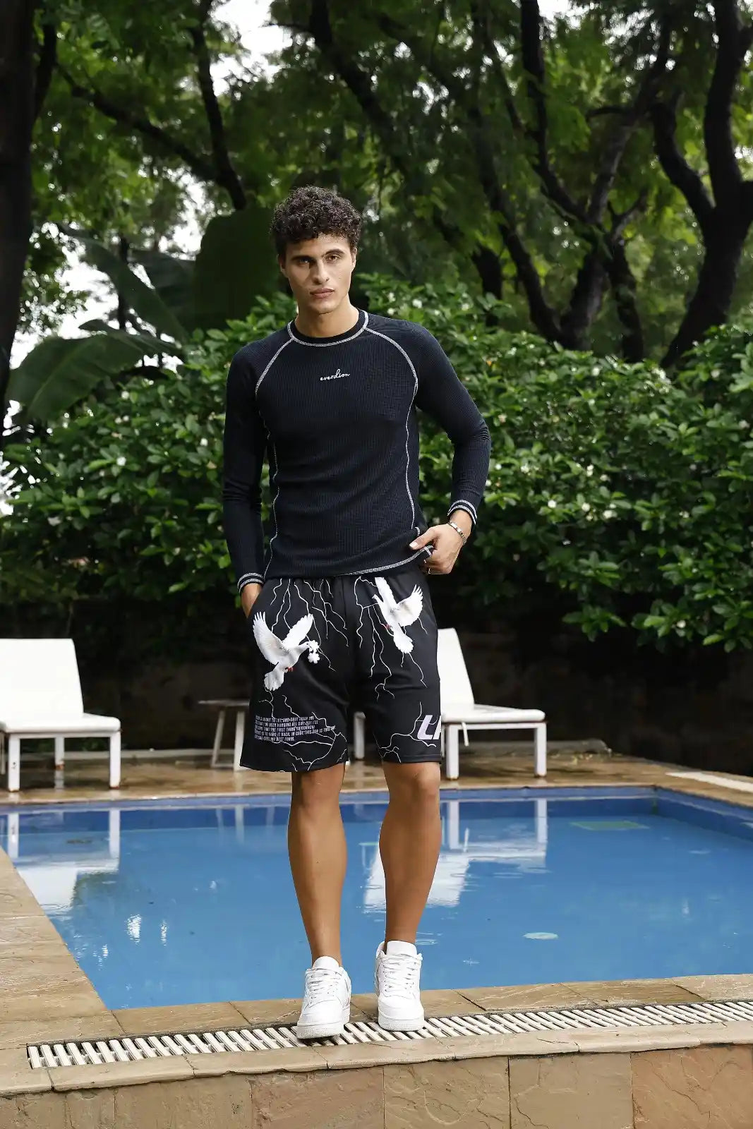 Flying Pigeon Printed shorts with elasticated smocking and a drawstring at the waist