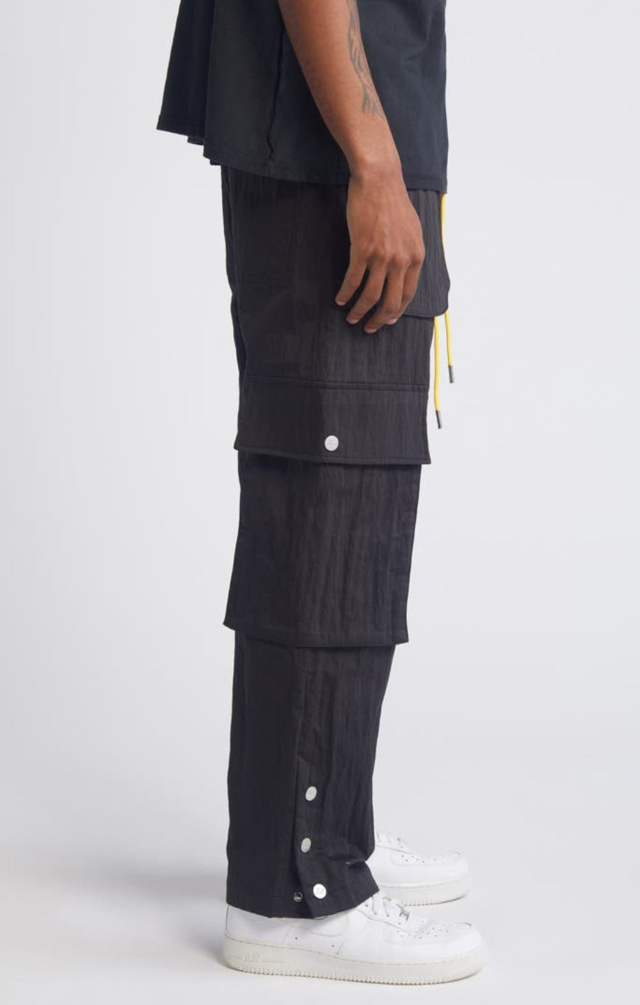 Snap Cuff Vent Cargo with huge side pockets and a yellow drawstring