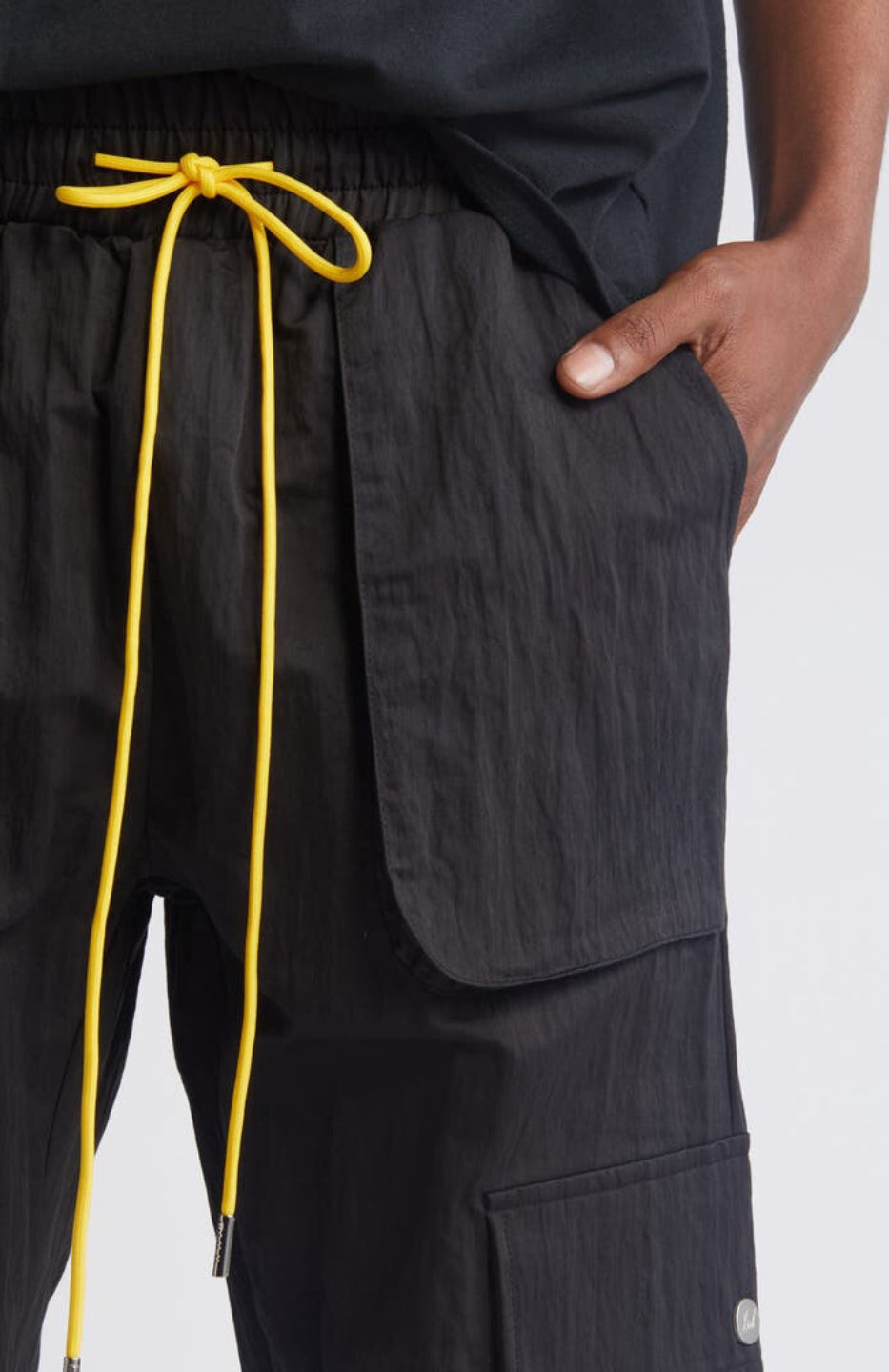 Snap Cuff Vent Cargo with huge side pockets and a yellow drawstring
