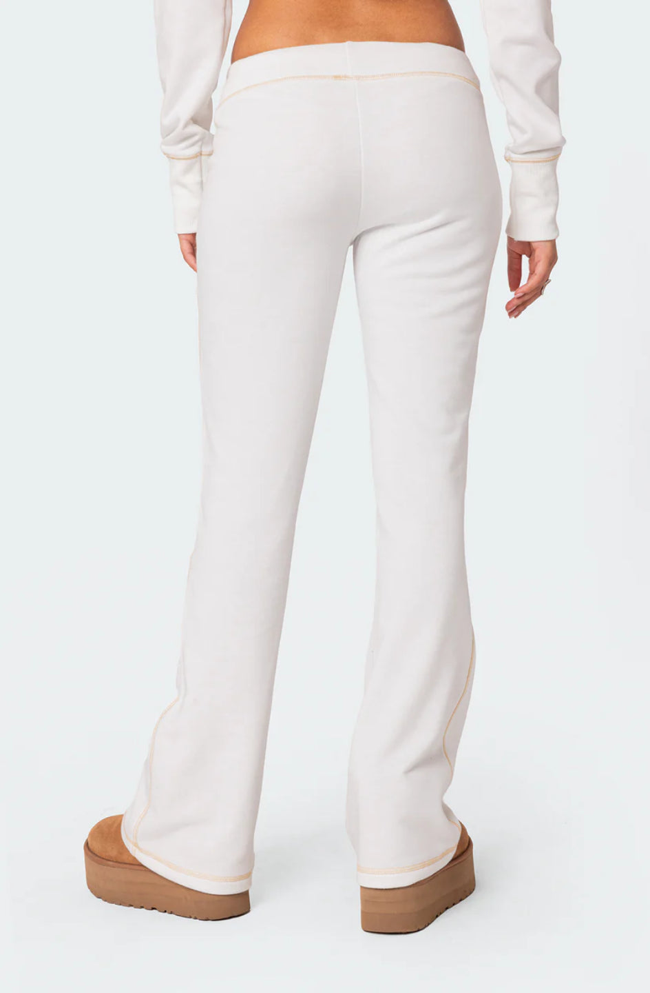 White fleece club tracksuit, consisting of long-sleeved top and pants