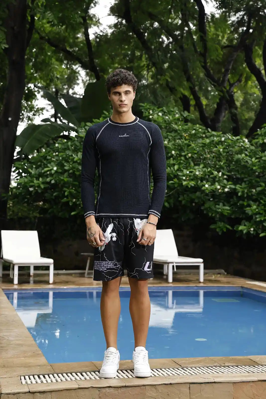 Flying Pigeon Printed shorts with elasticated smocking and a drawstring at the waist