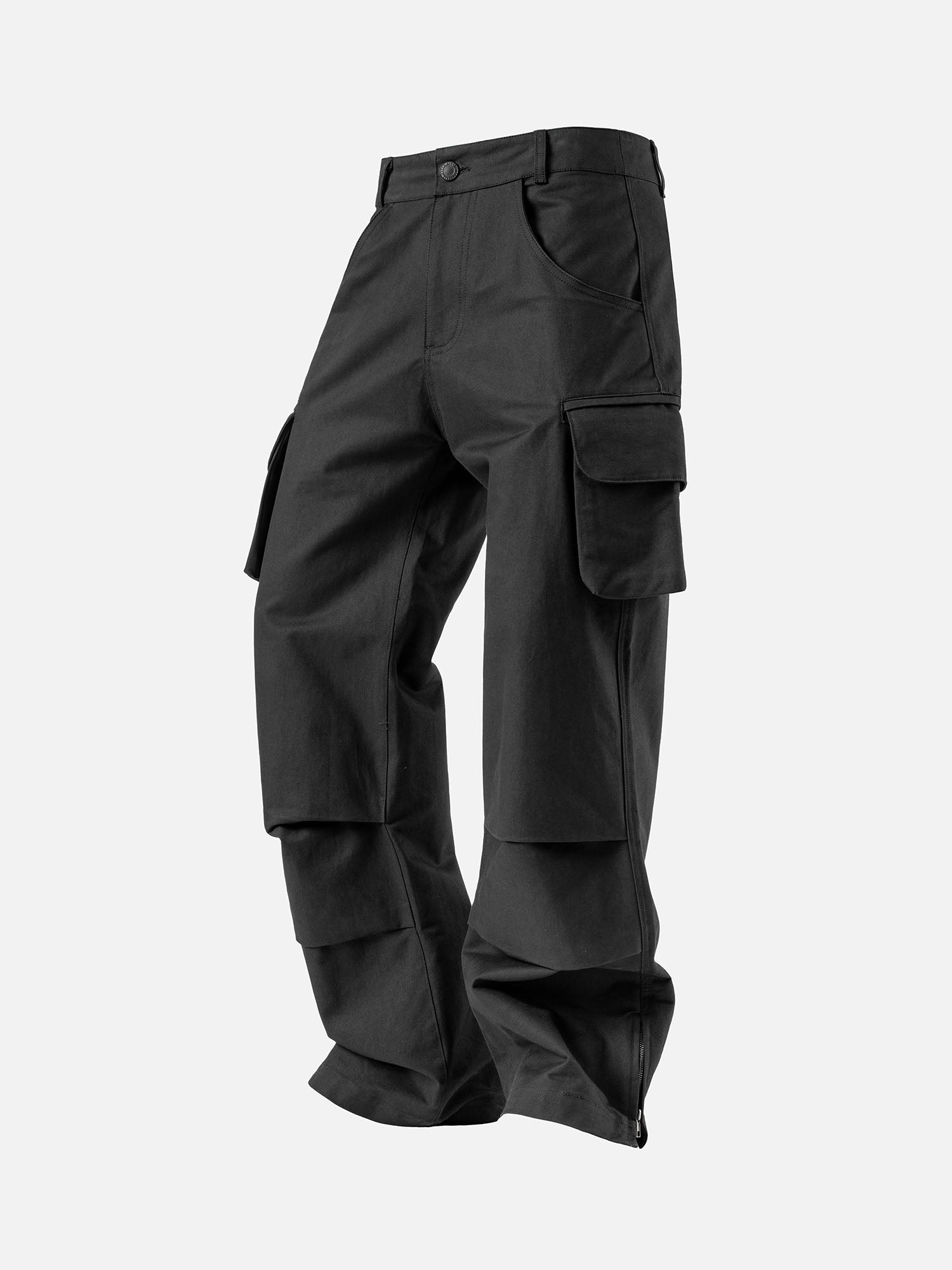 Black Celestial Cargo bold streetwear energy with everyday comfort. With oversized utility pockets, a relaxed silhouette and elevated detailing, these pants are built for movement and presence.