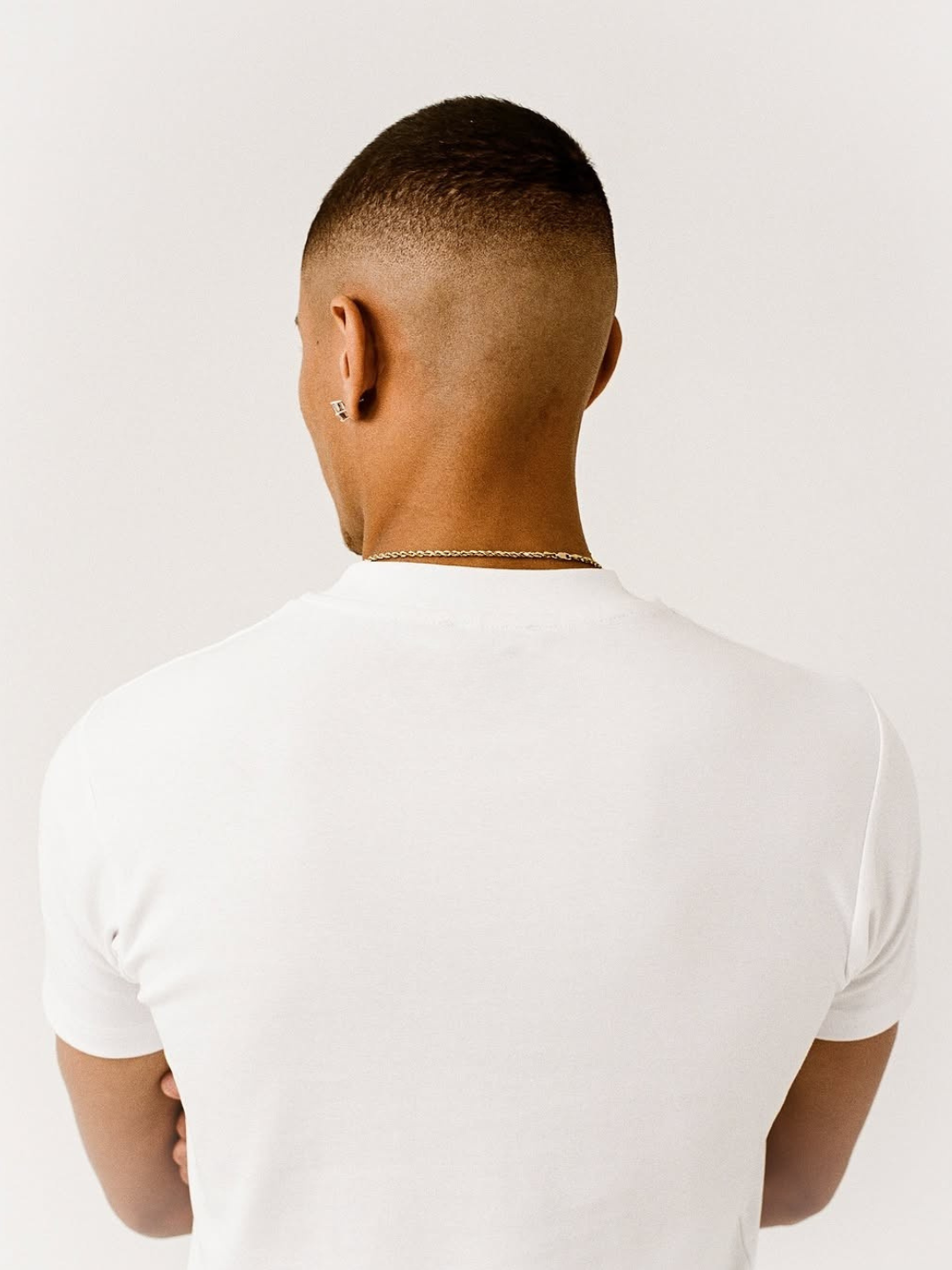 FITTED T-SHIRT